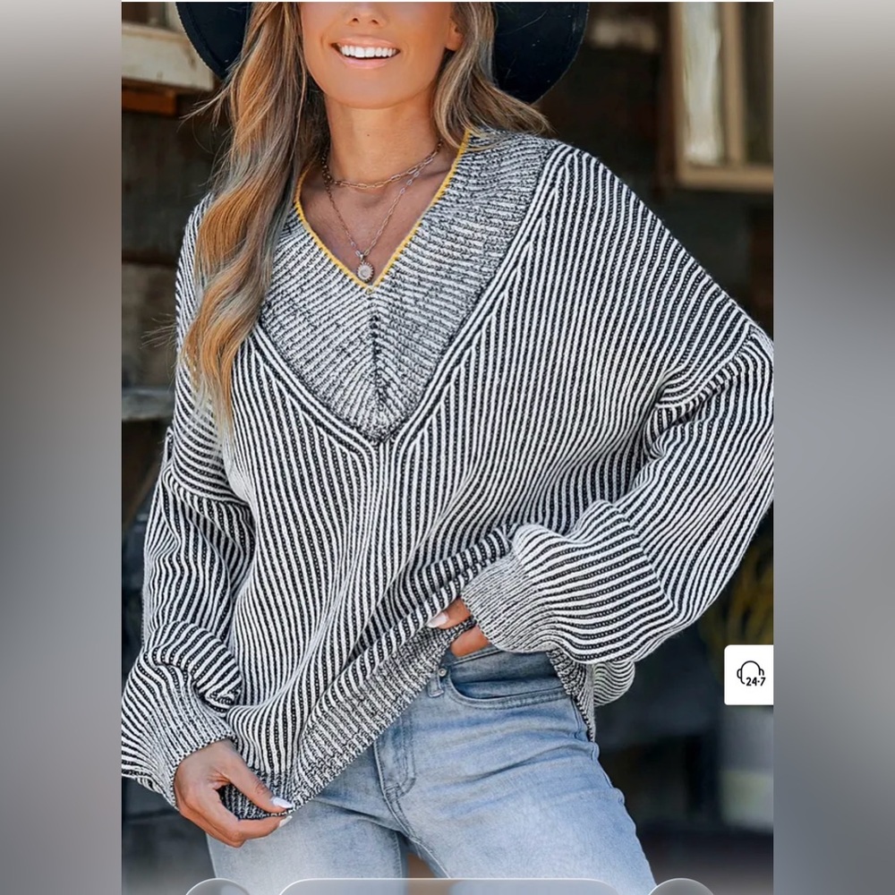 NWT Cupshe Navy & White V-Neck Sweater Size Large